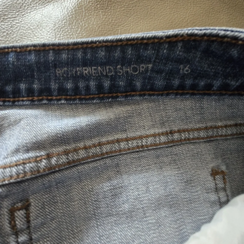 Jennifer Lopez Boyfriend Jean Shorts Size 16 - Picture 4 of 4